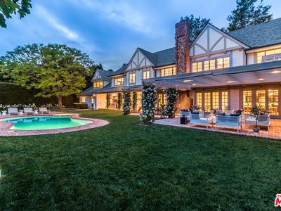 807 N Crescent Dr, Beverly Hills, CA, 90210