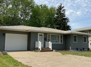 1410 Devitt Ave, Muscatine, IA 52761