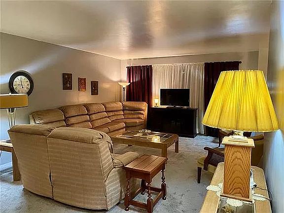 3rd image of 4550 Warwick Blvd APT 207
