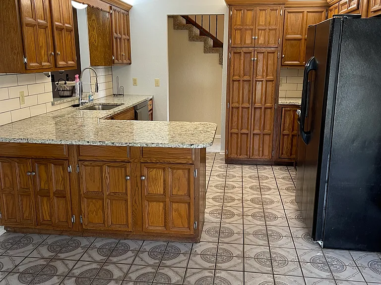 800 N Parkview Cir — Photo 7