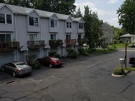 2nd image of 23 Smith St Unit 2B