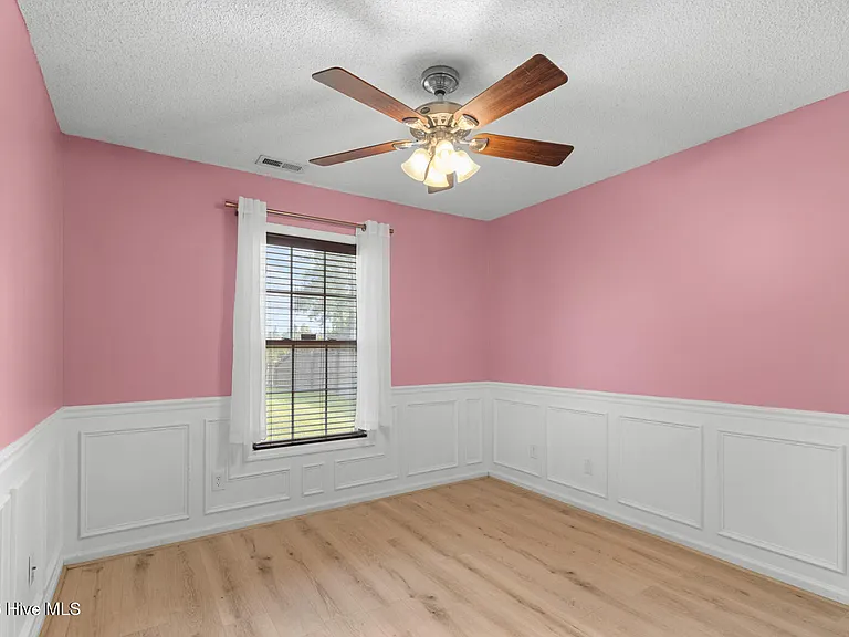 101 Barrington Ct — Photo 13