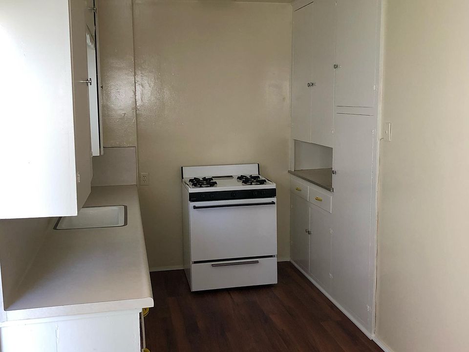 1st image of 2 9746 1/2 Walnut St
