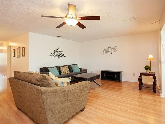 4th image of 200 El Camino Dr APT 410