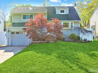 182 McFarlane Rd, Colonia, NJ 07067