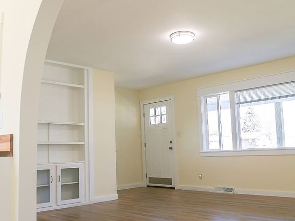 5th image of 4081 W Broadway Ave