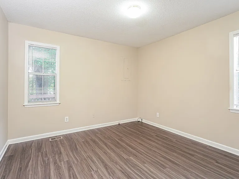 2110 Arden Pl — Photo 14