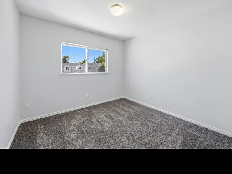 1436 W Mayapple Way — Photo 14