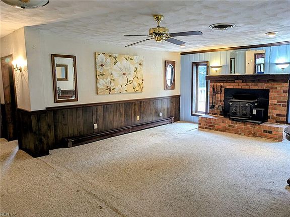 3rd image of 2521 Denning Ln