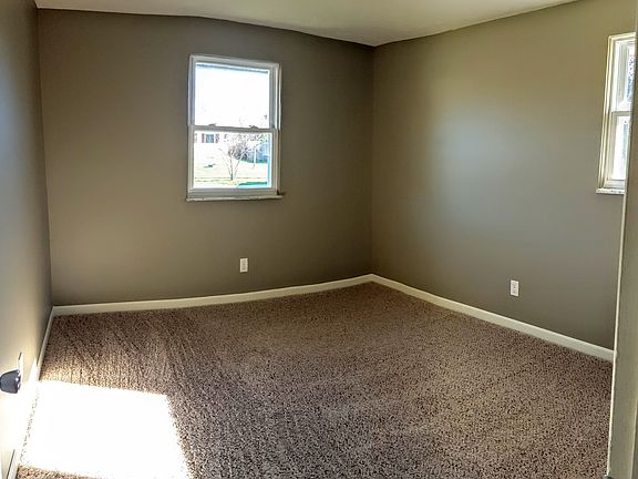 2nd image of 114 Lodestone Dr