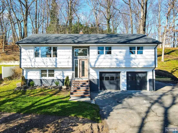 456 Lafayette Ave, Westwood, NJ 07675