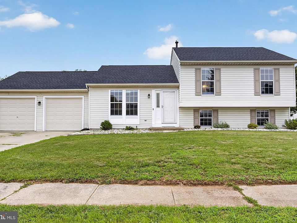 1st image of 112 Ermine Dr