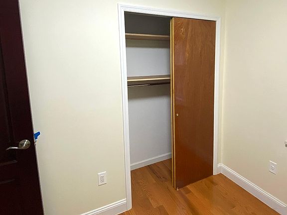 5th image of 16028 73rd Ave Floor 1