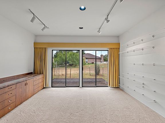 5th image of 2509 Rogers Cir