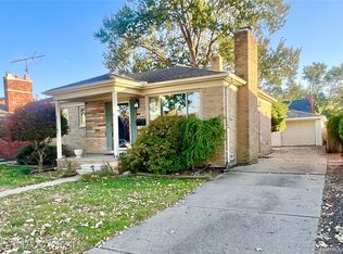 21640 Chalon St, Saint Clair Shores, MI 48080