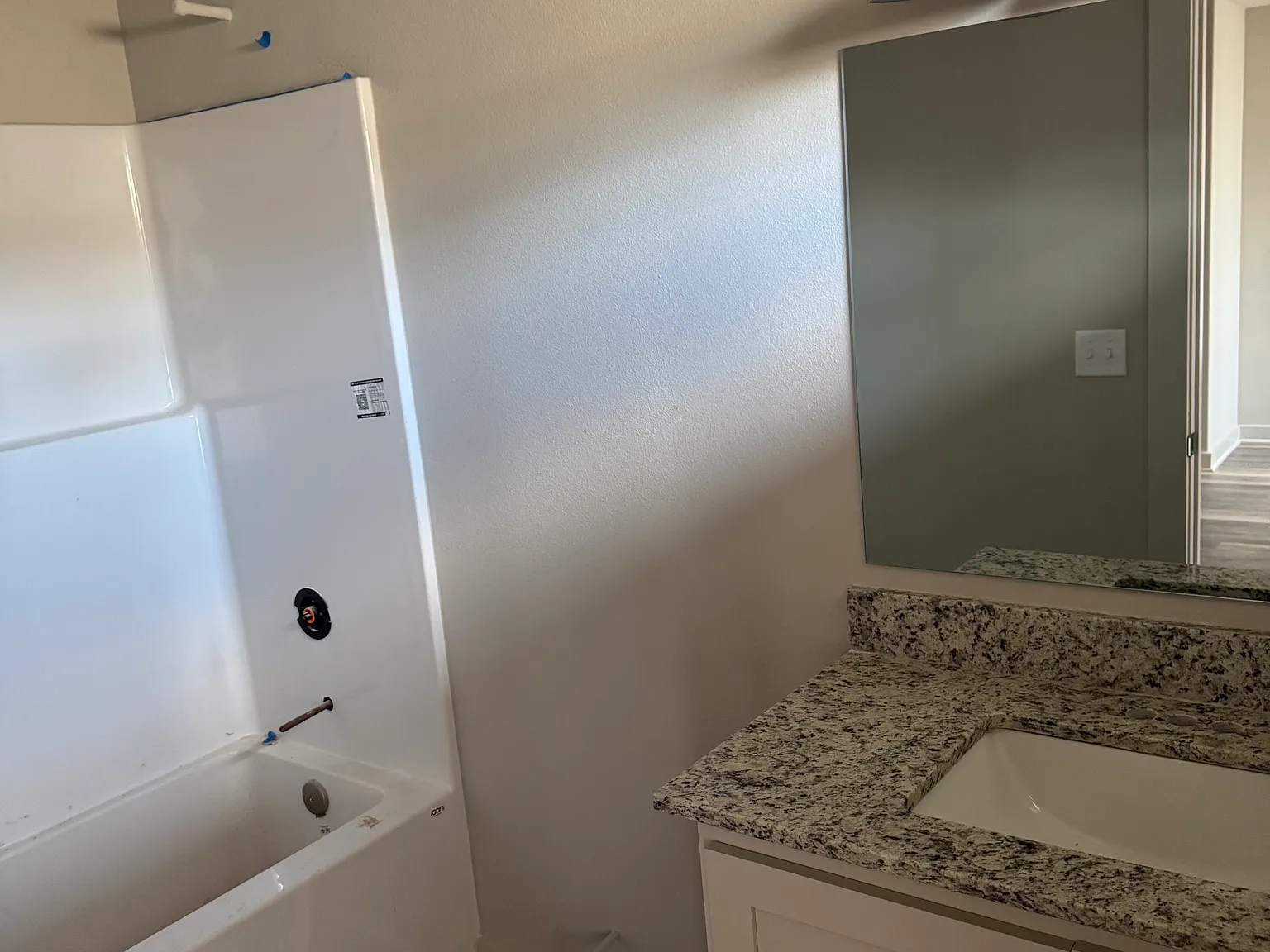 2 bed, 890 sqft, $1,100 — Photo 3