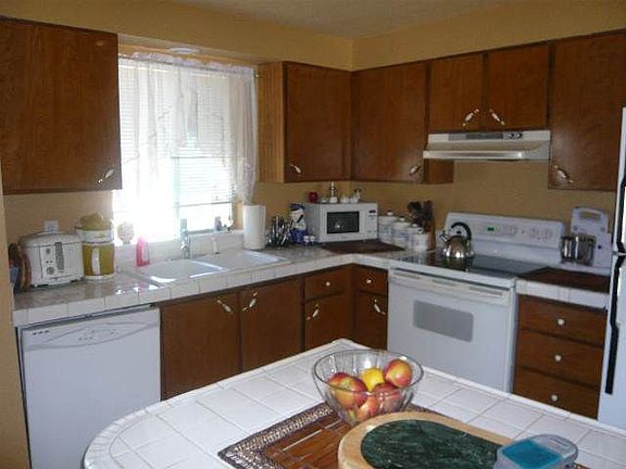 3rd image of 804 W 42nd Ave