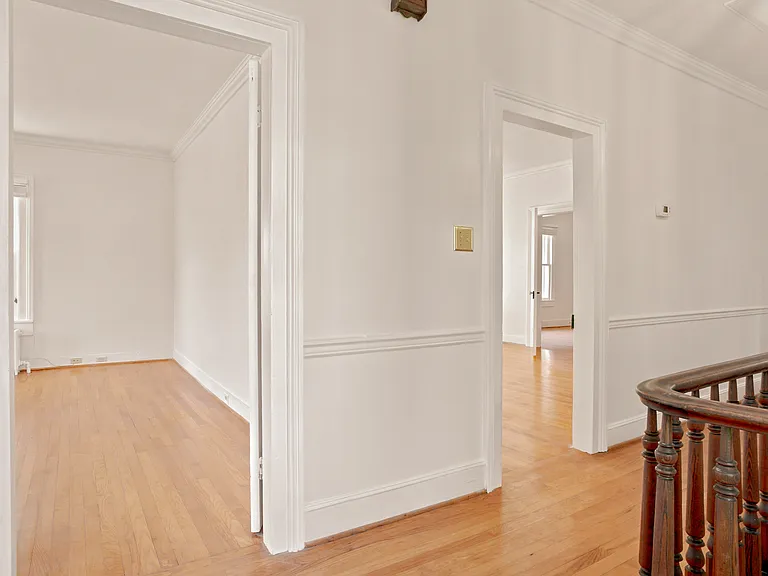 209 N Washington St — Photo 50