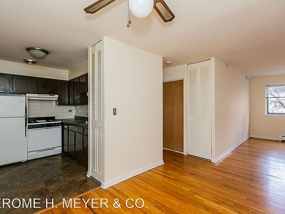 5th image of 421-31 W Barry Ave #532
