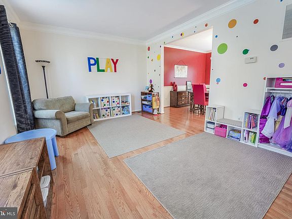 5th image of 42 Blossom Wood Ct
