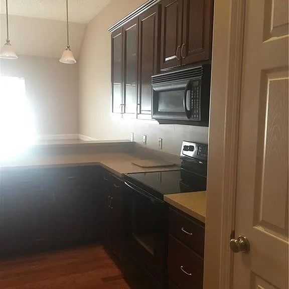 644 Marshview Dr — Photo 3