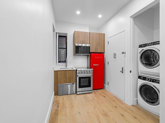 3rd image of 253 W 15th St #5A