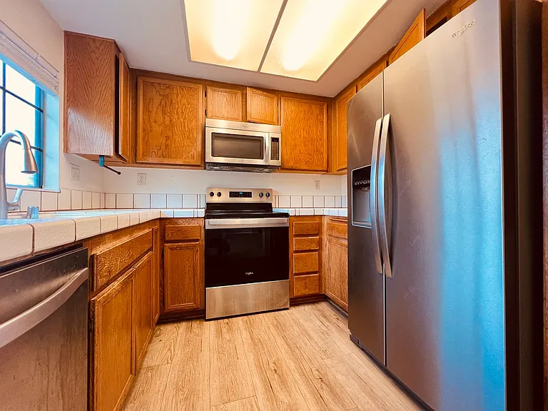2824 Winthrop Ave — Photo 6