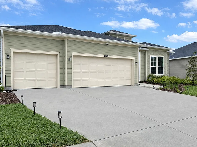 9797 Giada Dr — Photo 2