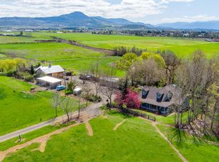 302 E Gregory Rd, Central Pt, OR 97502