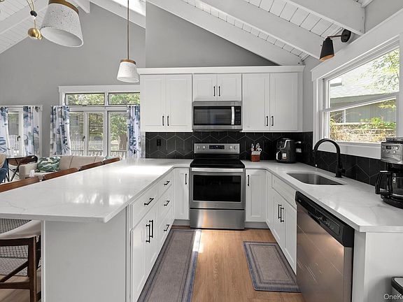 5th image of 574 Bayberry Walk