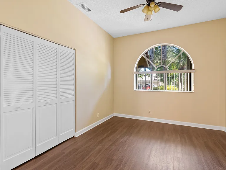 6051 NW 60th Ave — Photo 16