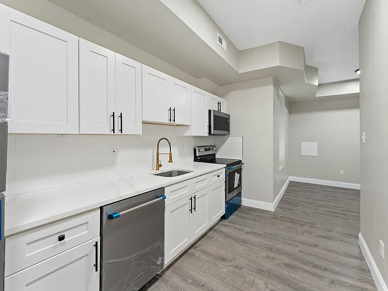 1517 W Westmoreland St — Photo 4