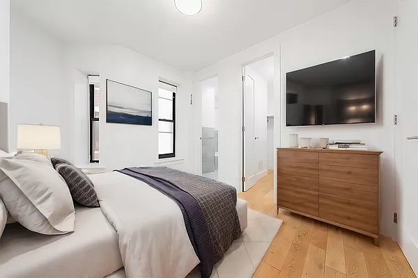 Rented by REAL New York | media 12