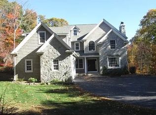 75 Round Lake Rd, Ridgefield, CT 06877