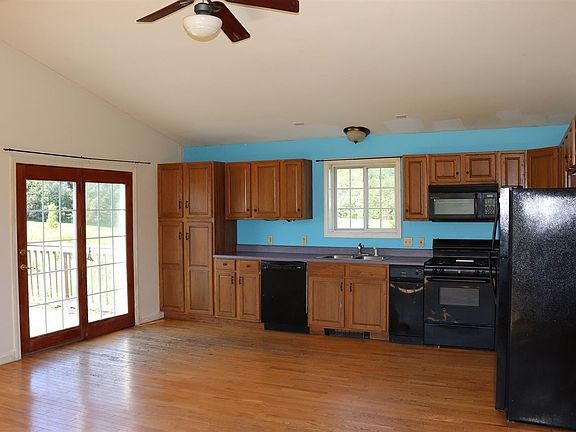 5th image of 53 Brittany Ln