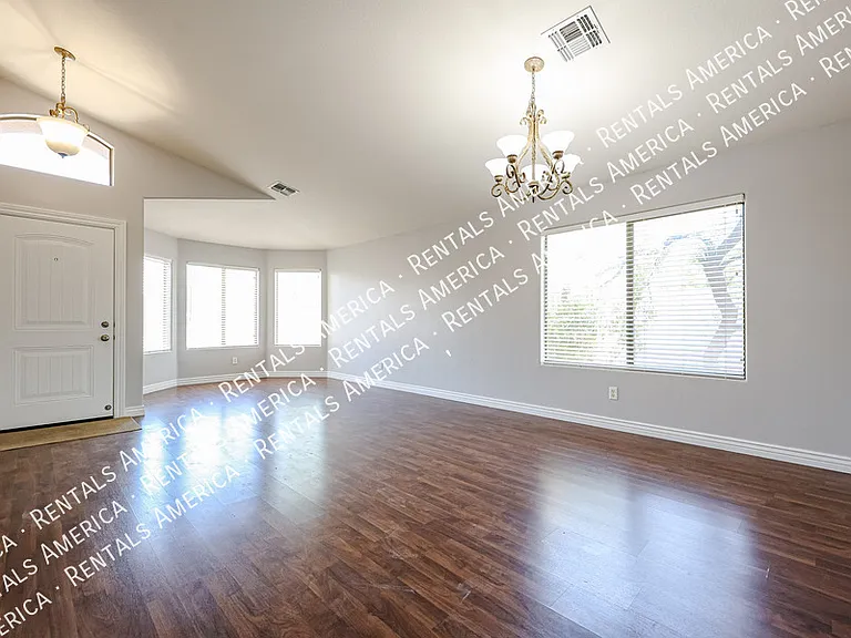 51 W Hereford Dr — Photo 6