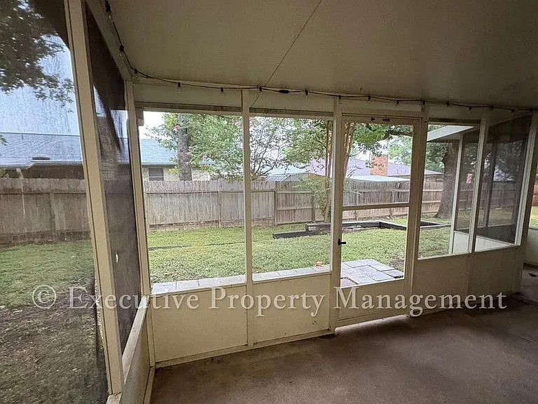 410 Jeffrey Ln — Photo 48