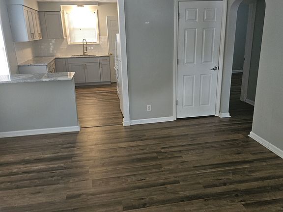 2nd image of 1101 Wildwood Ave