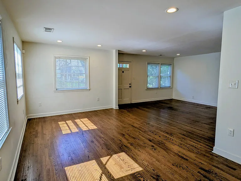1683 Richland Rd SW — Photo 3