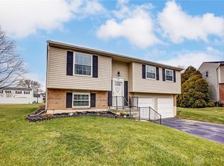 108 Wichendon Farm Cir, Englewood, OH