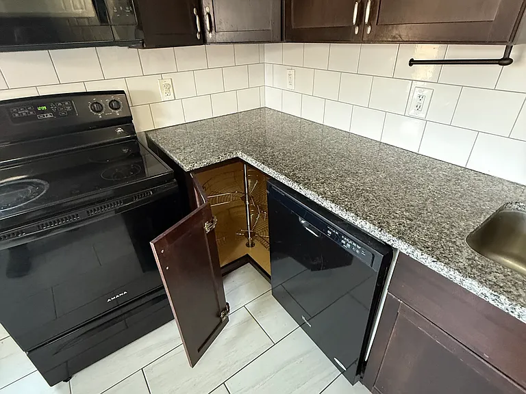 1897 W 52nd St #UP — Photo 20