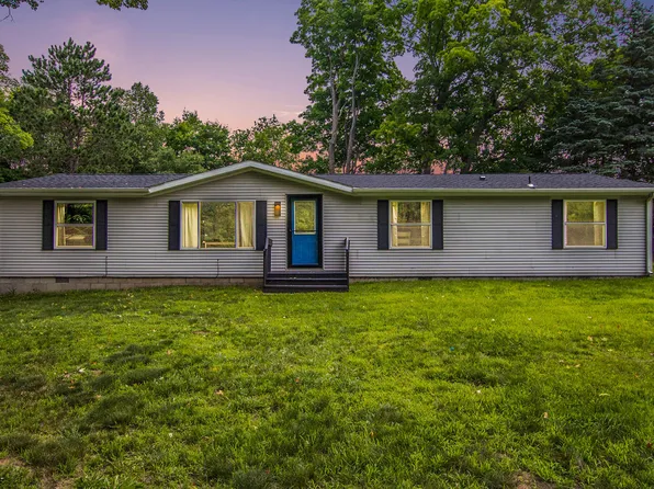 144 E Forest Trl, Leroy, MI 49655