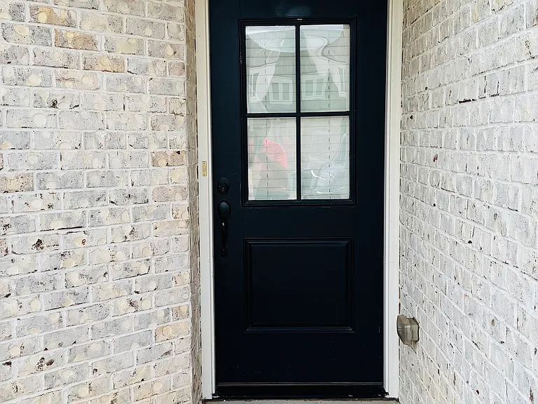 527 Cloverdale Dr — Photo 3