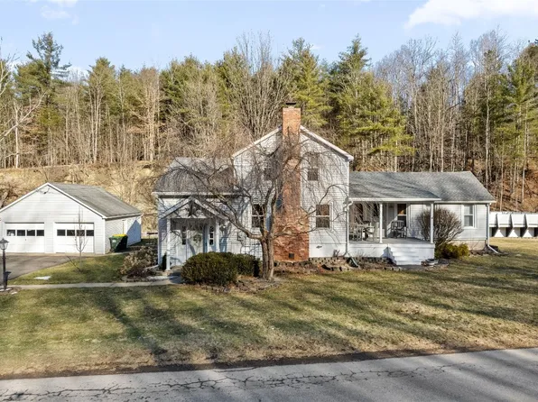 325 Powderhouse Rd, Vestal, NY 13850