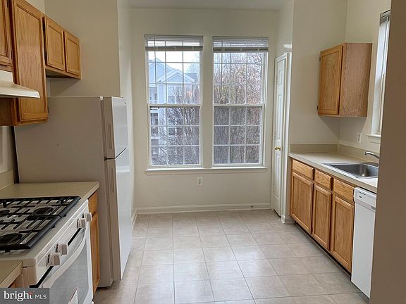 4th image of 9800 Leatherfern Ter APT 302-254