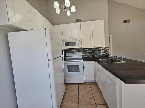 4th image of 3610 Sammy Ct