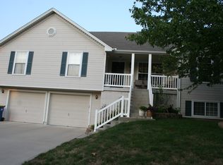 321 N Tepee Dr, Independence, MO 64056