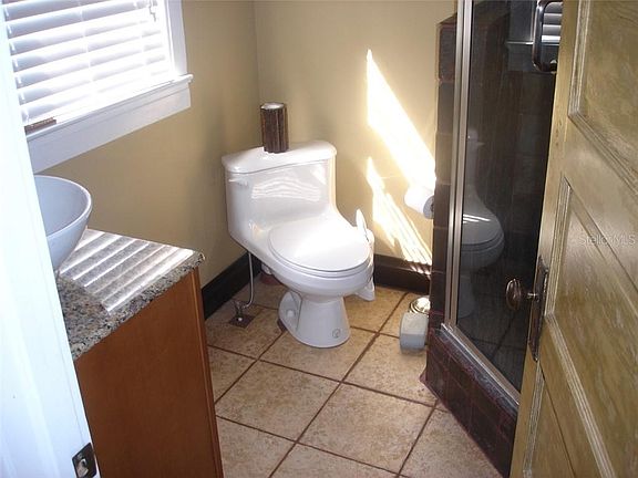 4th image of 204 W Crest Ave #B