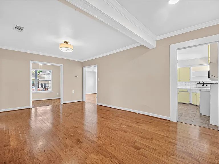 2406 Southgate Blvd — Photo 10