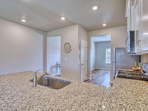 5th image of 1127 Savona Ave